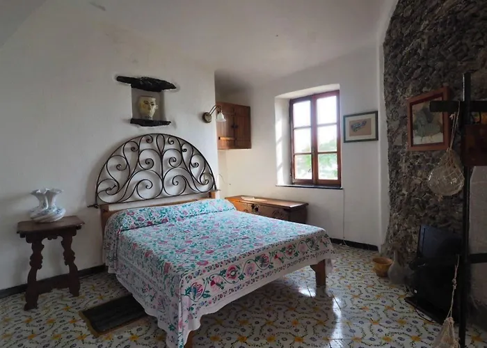 Muin A Ventu Historical Tower * Vernazza