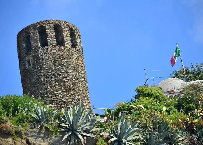 Muin A Ventu Historical Tower * Vernazza